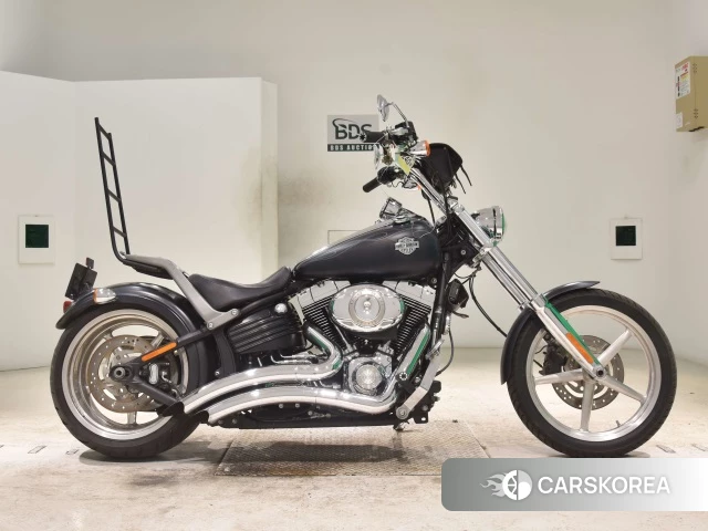 Harley-Davidson Rocker C FXCWC1580 id 3945802 из Японии 17