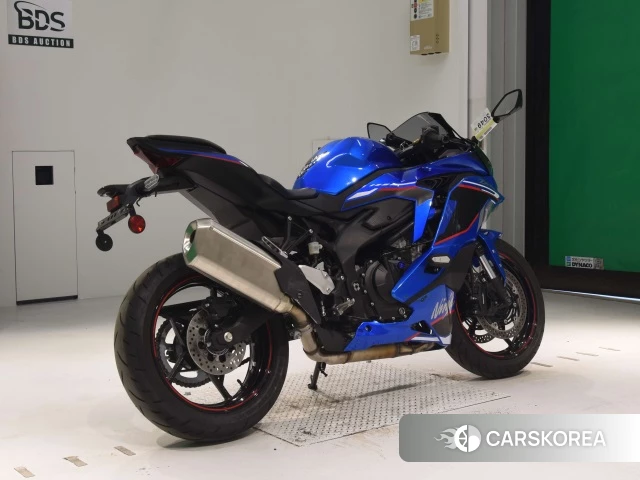 Проданный Kawasaki ZX-4R SE 2023 из Японии, фото 2