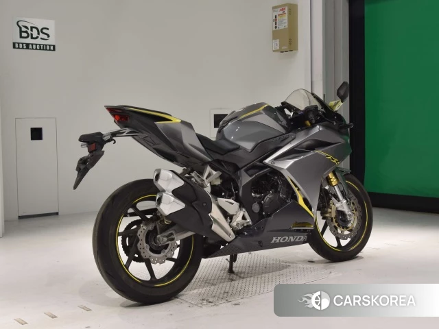 Проданный Honda CBR250RR ABS 2017 из Японии, фото 2