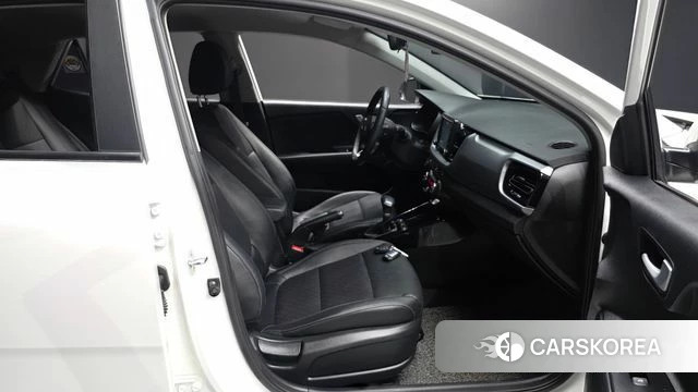 Kia Stonic id 4581892 из Кореи 18