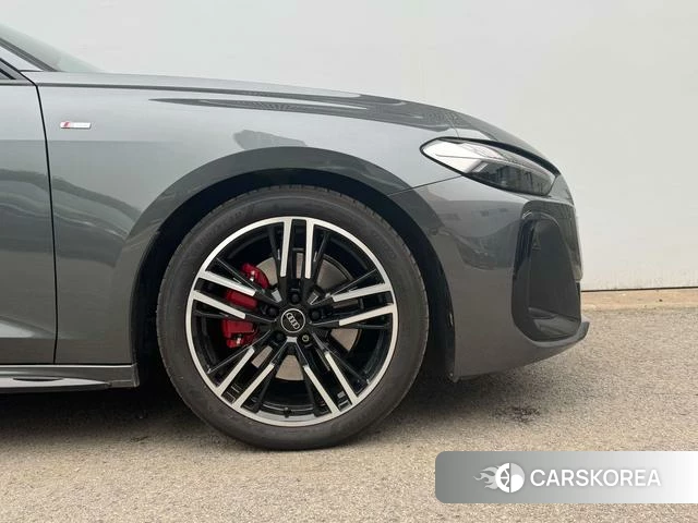 Audi A5L id 4307100 из Китая 17