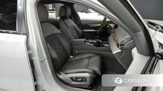 BMW 5 Series (G60) id 4222535 из Кореи 18