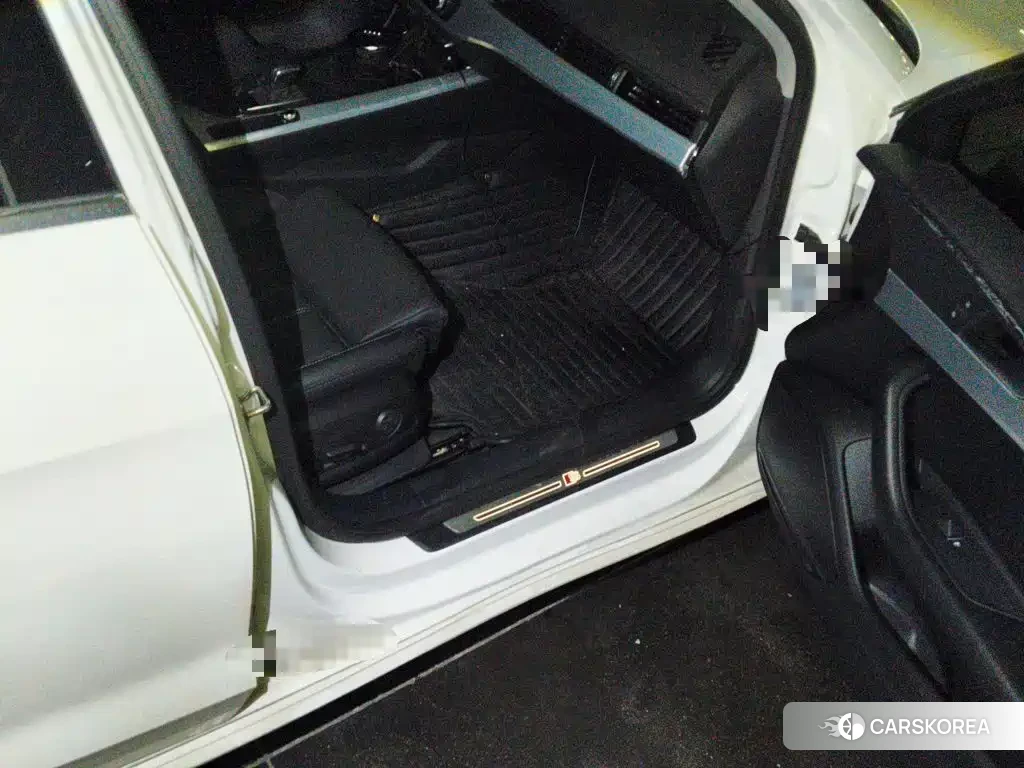 Audi A4L id 4679957 из Китая 18