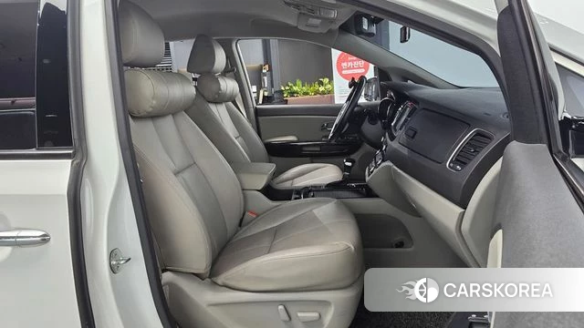 Kia All New Carnival id 4596504 из Кореи 18