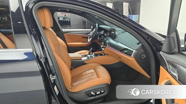 BMW 5 Series (G30) id 4855224 из Кореи 18