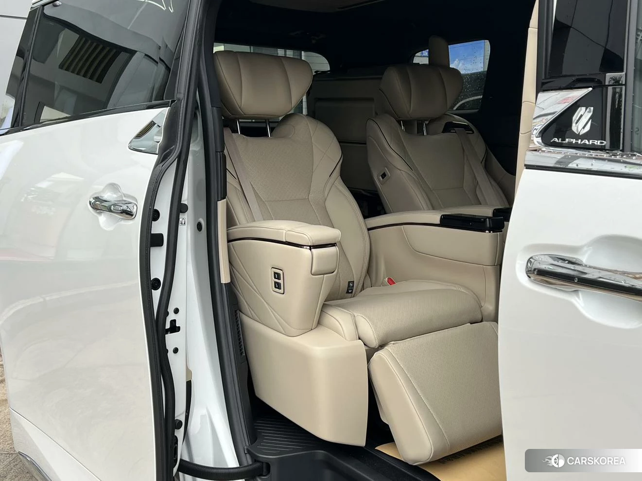 Toyota Elfa id 4479424 из Китая 18