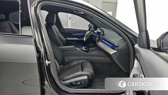 BMW 5 Series (G60) id 4200652 из Кореи 18