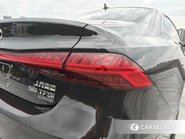 Audi A7L id 4190565 из Китая 18