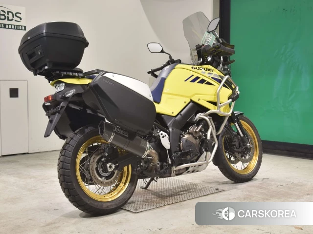 Проданный Suzuki V-STROM 1050XT 2021 из Японии, фото 2