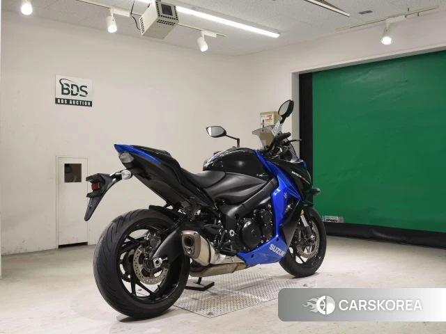 Проданный Suzuki GSX-S1000F 2017 из Японии, фото 2