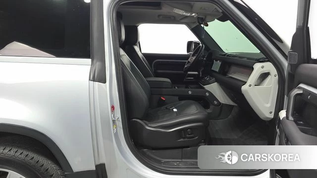 Land Rover Defender (L663) id 4580762 из Кореи 18