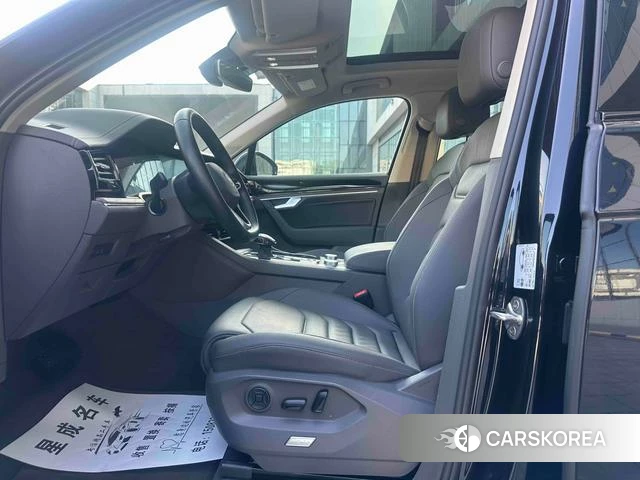 Volkswagen Touareg id 4213918 из Китая 18