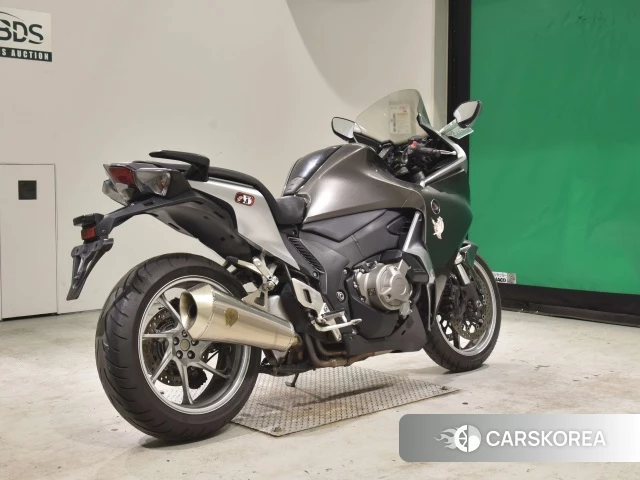 Проданный Honda VFR1200F DCT 2012 из Японии