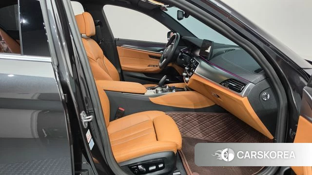 BMW 5 Series (G30) id 4692256 из Кореи 18