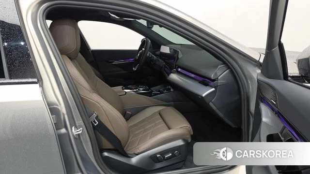BMW 5 Series (G60) id 4279576 из Кореи 18