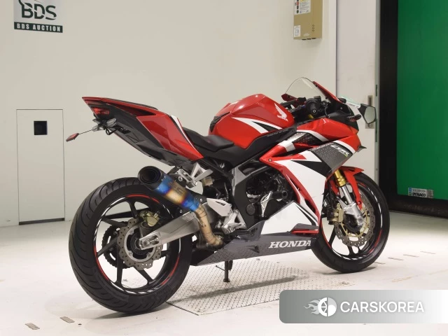 Проданный Honda CBR250RR ABS 2017 из Японии, фото 2