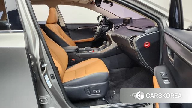 Lexus NX300h id 4355750 из Кореи 18