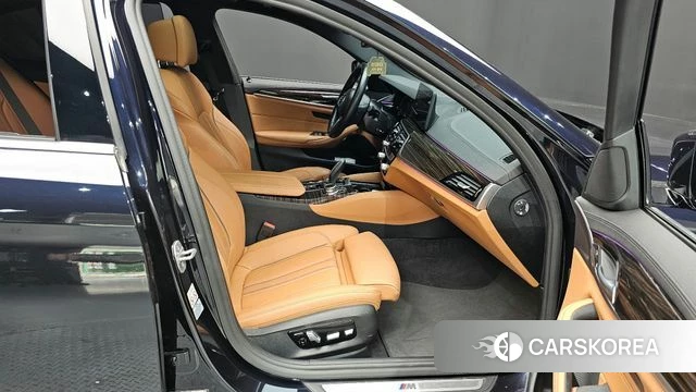 BMW 5 Series (G30) id 4388982 из Кореи 18