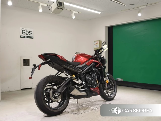 Проданный Triumph STREET TRIPLE 765 RS 2023 из Японии, фото 2