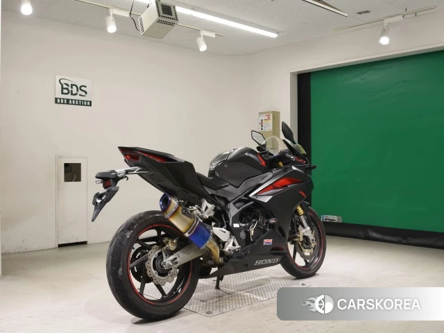 Проданный Honda CBR250RR ABS 2017 из Японии, фото 2