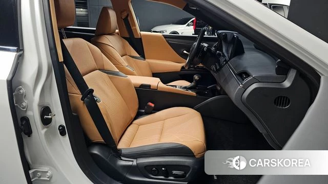 Lexus ES300h 7th generation id 4281422 из Кореи 18