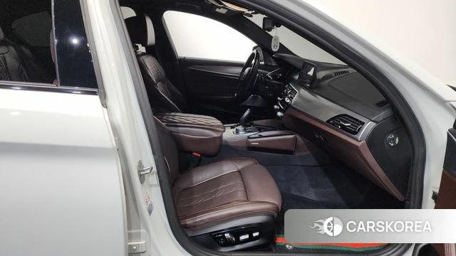 BMW 5 Series (G30) id 4285734 из Кореи 18