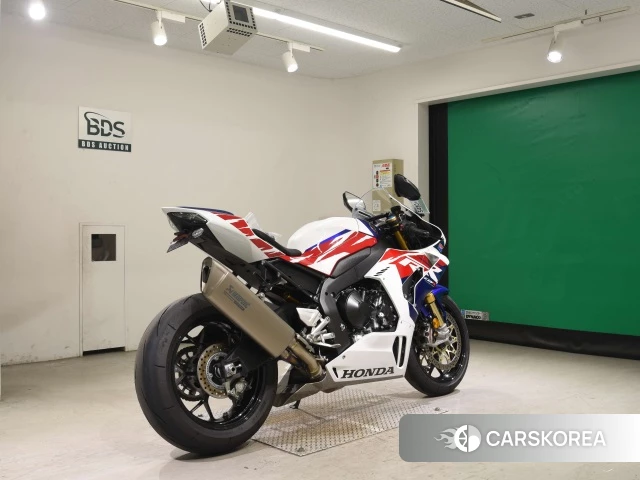 Проданный Honda CBR1000RR-R FIREBLADE SP 2023 из Японии, фото 2