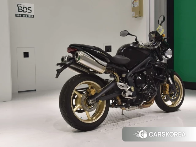 Проданный Triumph STREET TRIPLE R 2011 из Японии, фото 2