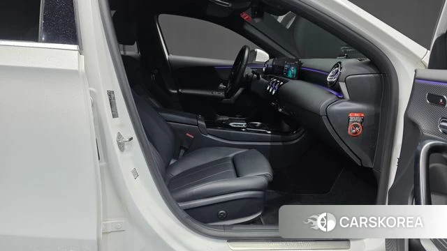 Mercedes-Benz A-Class W177 id 4302800 из Кореи 18