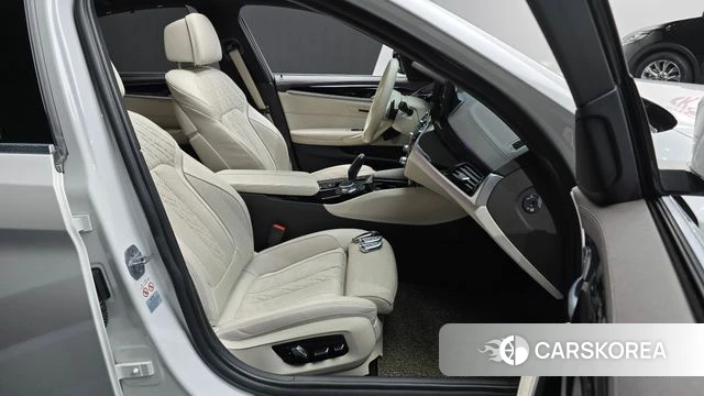 BMW 5 Series (G30) id 4780689 из Кореи 18