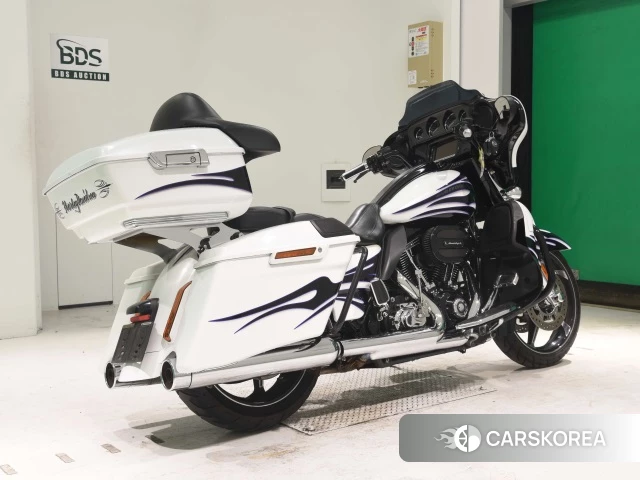 Проданный Harley-Davidson Street Glide FLHXSE1800 CVO 2016 из Японии, фото 2