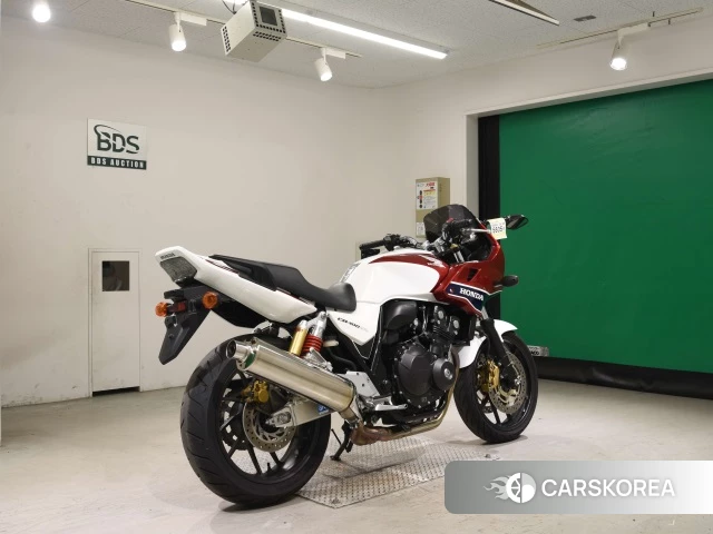 Проданный Honda CB400SF BOLDOR 2018 из Японии, фото 2