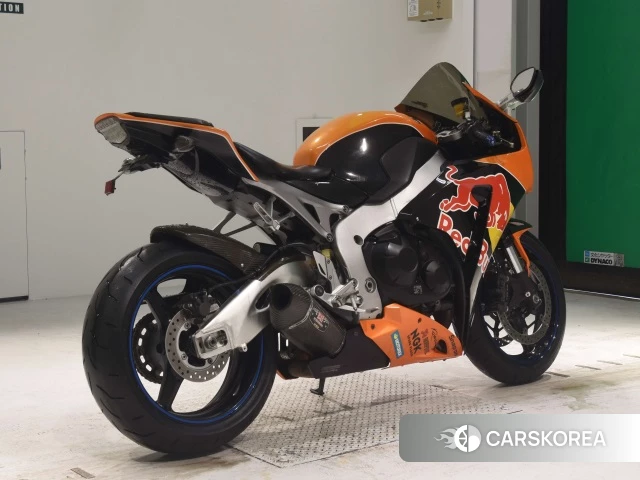 Проданный Honda CBR1000RR 2011 из Японии, фото 2