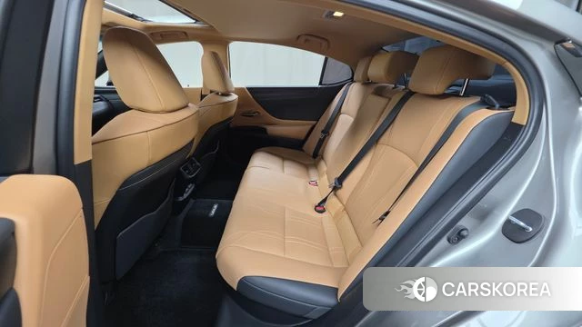 Lexus ES300h 7th generation id 4303741 из Кореи 18