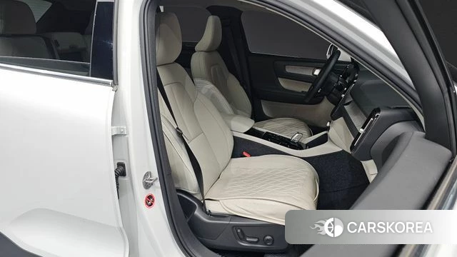 Volvo XC40 id 4413884 из Кореи 18