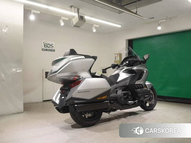 Проданный Honda GL1800 TOUR DCT 2025 из Японии, фото 2