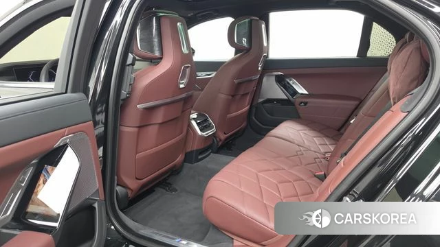 BMW 7 Series (G70) id 4681328 из Кореи 18