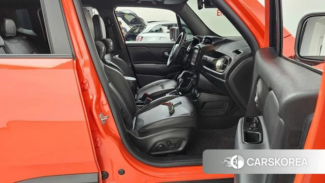 Jeep Renegade id 4396210 из Кореи 18