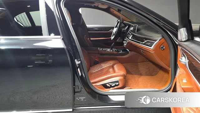 BMW 7 Series (G11) id 4383965 из Кореи 18