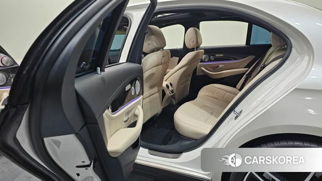 Mercedes-Benz E-Class W213 id 4647337 из Кореи 18