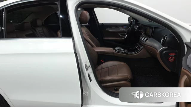 Mercedes-Benz E-Class W213 id 4633091 из Кореи 18