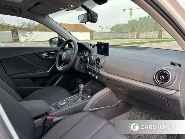 Audi Q2L id 4209864 из Китая 18