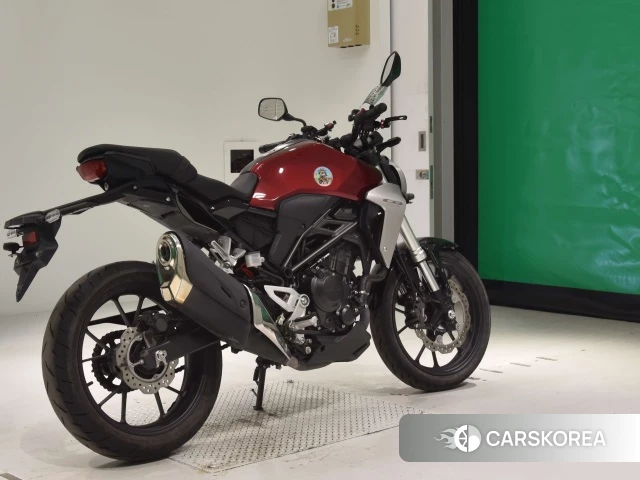 Проданный Honda CB250R 2018 из Японии, фото 2
