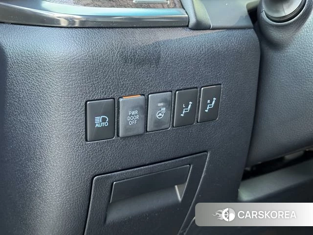 Toyota Elfa id 4257538 из Китая 18