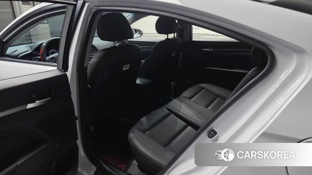 Hyundai The New Avante AD id 4502173 из Кореи 18
