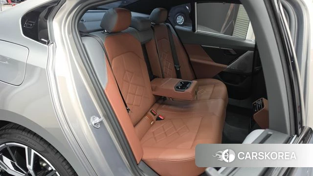 BMW 5 Series (G60) id 4248183 из Кореи 18