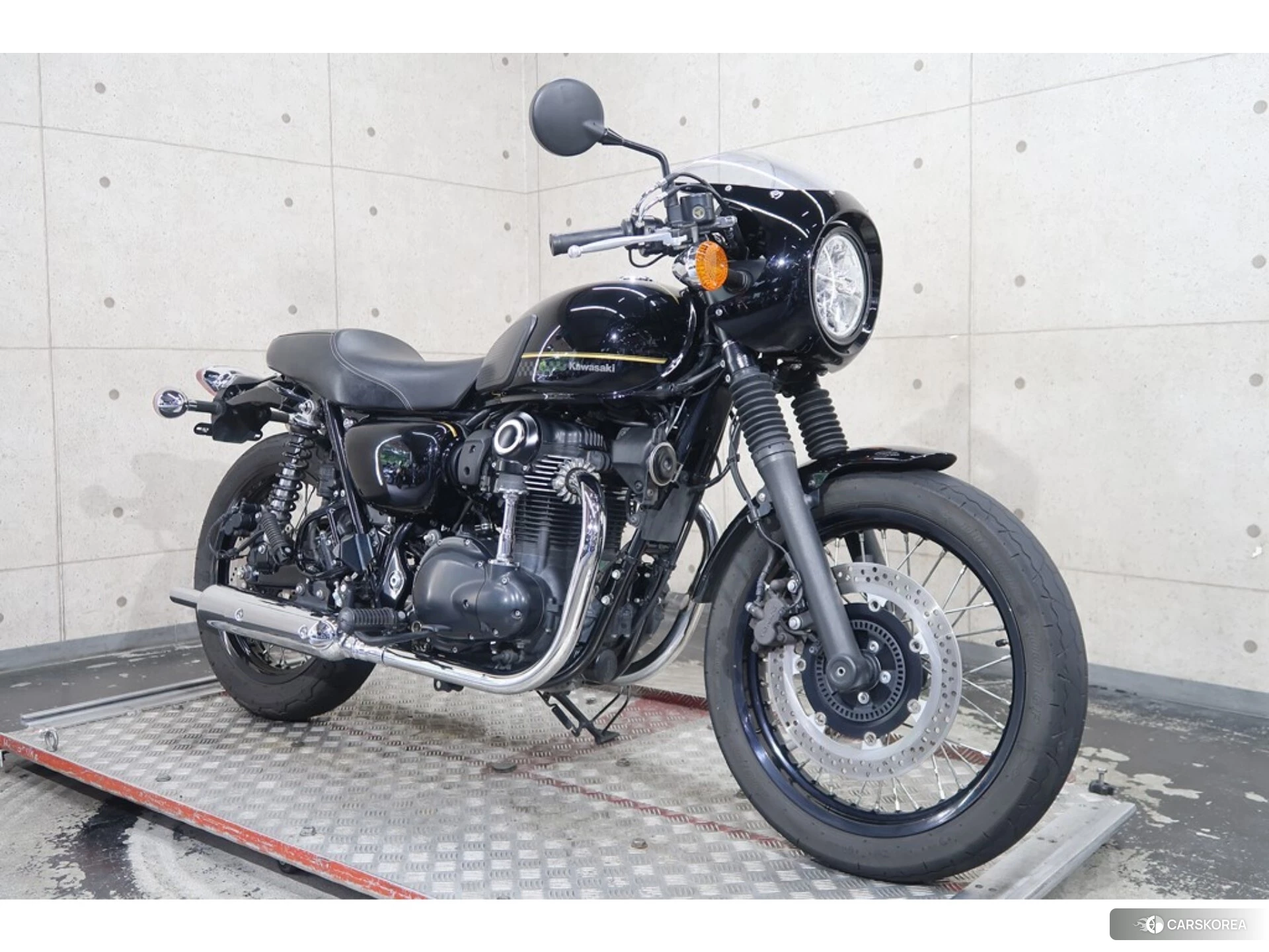 Kawasaki W800 CAFE id 4192817 из Японии 18