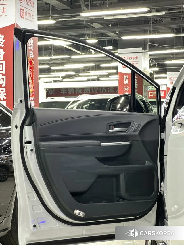 Toyota Grevia id 4208024 из Китая 18