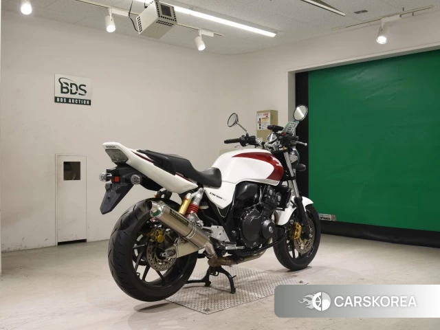 Проданный Honda CB400SF 2016 из Японии, фото 2
