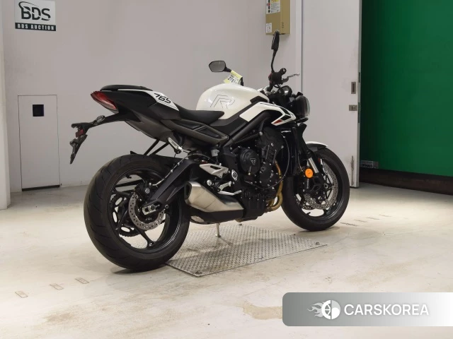 Проданный Triumph STREET TRIPLE R 2023 из Японии, фото 2